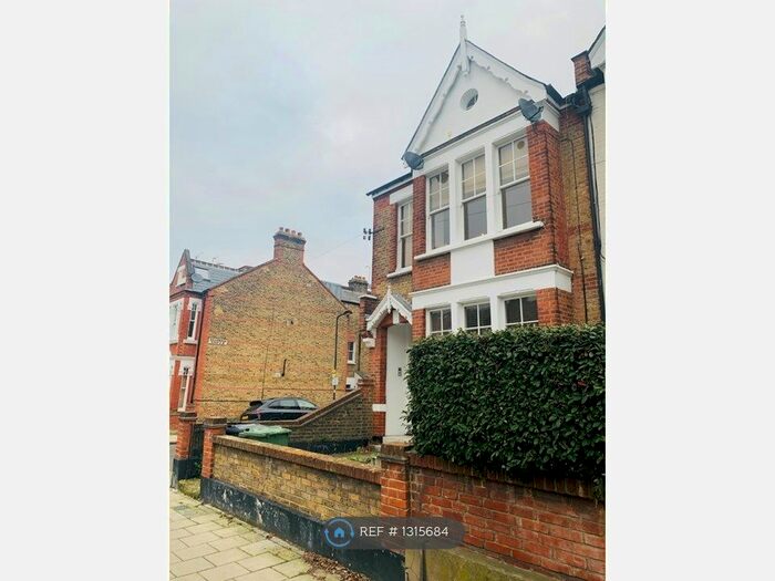 2 Bedroom Flat To Rent In Crescent Lane, London SW4