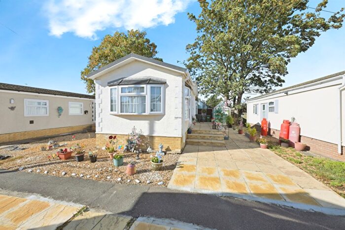 2 Bedroom Mobile/park Home For Sale In Fengate Mobile Home Park, Peterborough, PE1