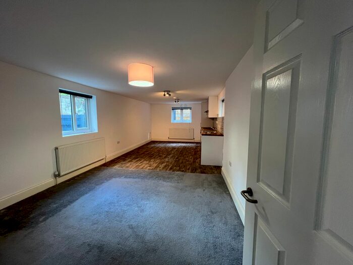 2 Bedroom Flat To Rent In Bean Road, Greenhithe, DA9