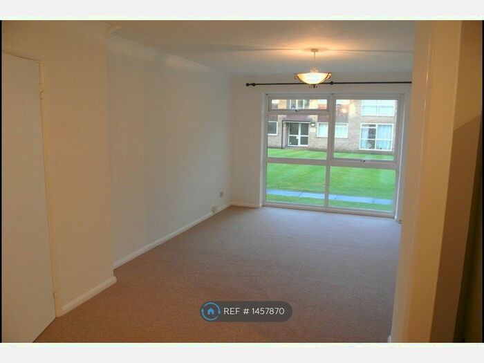 1 Bedroom Flat To Rent In Chanctonbury Gardens, Sutton, SM2