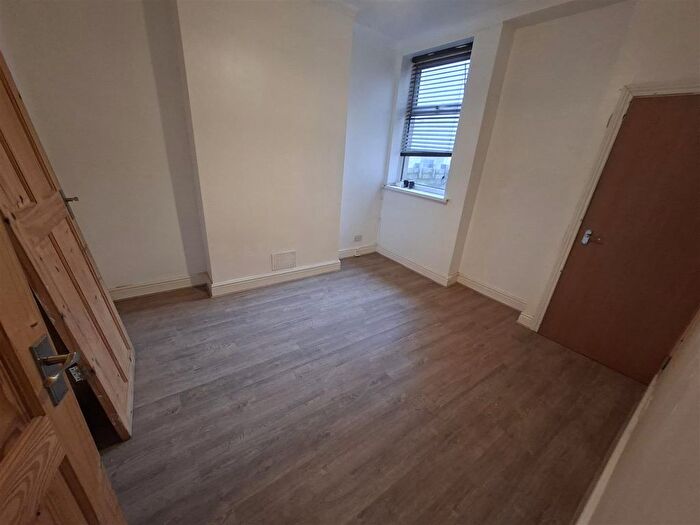 3 Bedroom Property To Rent In Clarence Place, Cardiff, CF10