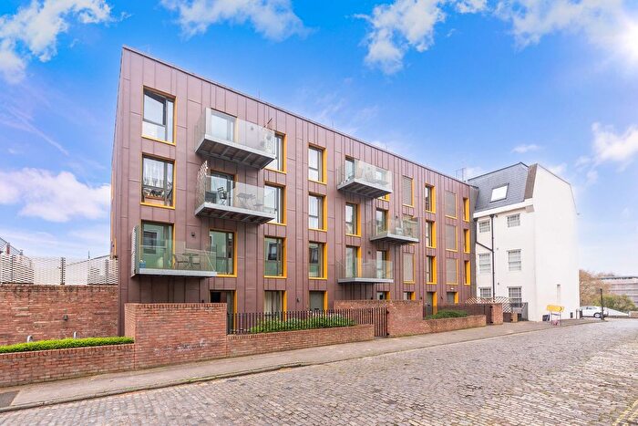 3 Bedroom Flat For Sale In Jubilee Place, Redcliffe, BS1