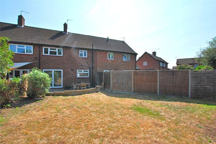 4 Bedroom Semi-Detached House To Rent In Almond Close, Guildford, Surrey, GU1