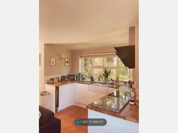 2 Bedroom Maisonette To Rent In South Town, Kenton, Exeter, EX6