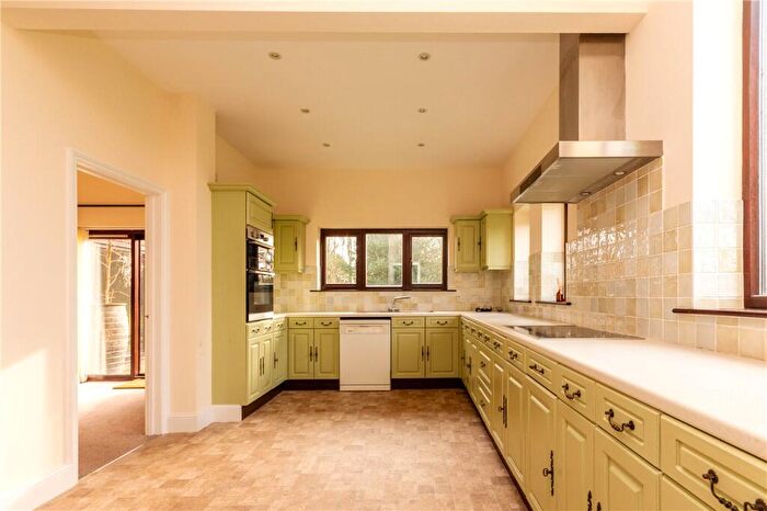 5 Bedroom Detached House To Rent In Beechwood Park, Markyate, St. Albans, AL3