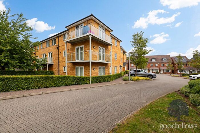 2 Bedroom Flat To Rent In Damson Way, Carshalton, SM5