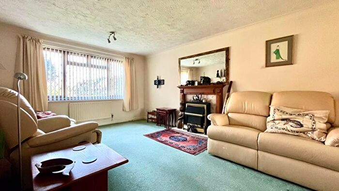 4 Bedroom Detached House For Sale In Toms Close, Chard, Somerset, TA20