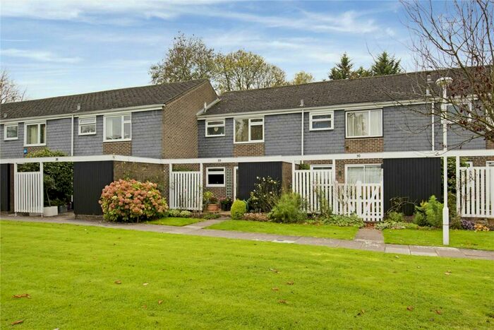 3 Bedroom Terraced House To Rent In Edinburgh Gardens, Windsor, Berkshire, SL4