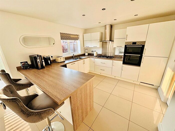 4 Bedroom Detached House For Sale In Waddington Drive, Snaith, Goole, DN14
