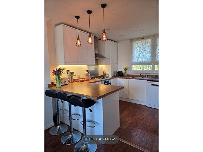 2 Bedroom Flat To Rent In Valens House, London, SW2