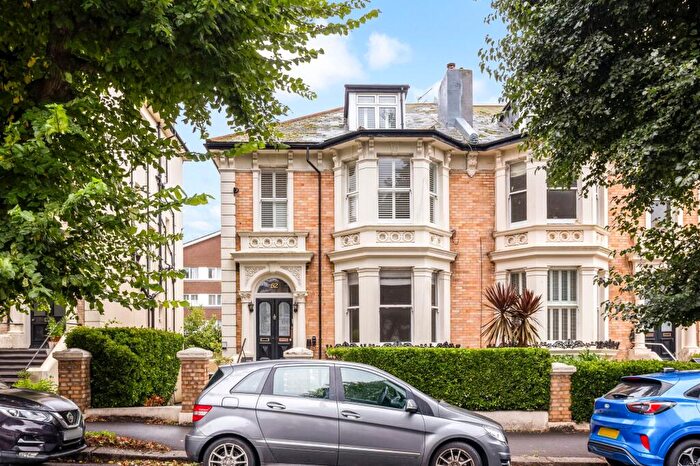 2 Bedroom Flat For Sale In Denmark Villas, Hove, BN3