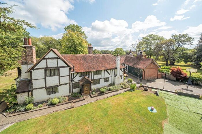 6 Bedroom Detached House For Sale In Chobham, GU24