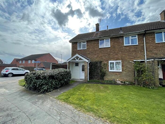 3 Bedroom End Of Terrace House To Rent In The Greensted, Basildon, SS14