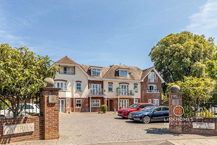 2 Bedroom Apartment For Sale In St Peters Road, Poole, BH14