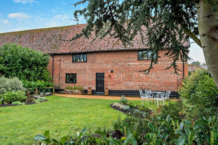 4 Bedroom Barn Conversion For Sale In Transport Lane, Hales Green, Loddon, Norfolk, NR14