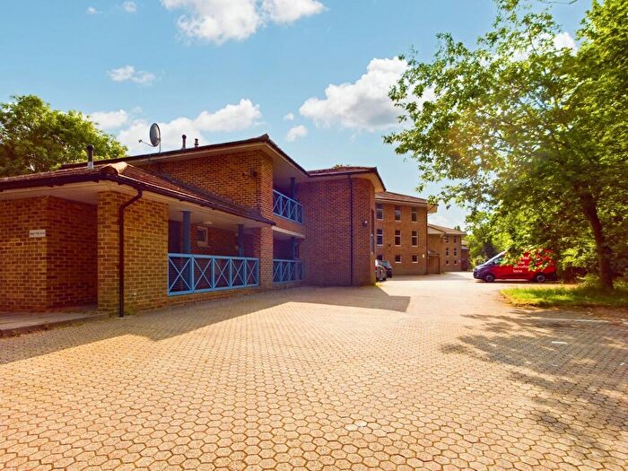 1 Bedroom Apartment To Rent In Dalewood Gardens, Crawley, RH10