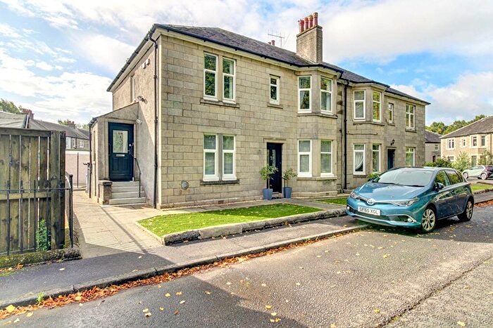 2 Bedroom Flat For Sale In Park Avenue, Dumbarton, G82