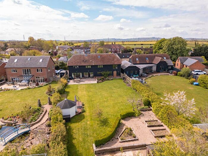 5 Bedroom Detached House For Sale In Carthovel Lane, Grendon Underwood, HP18