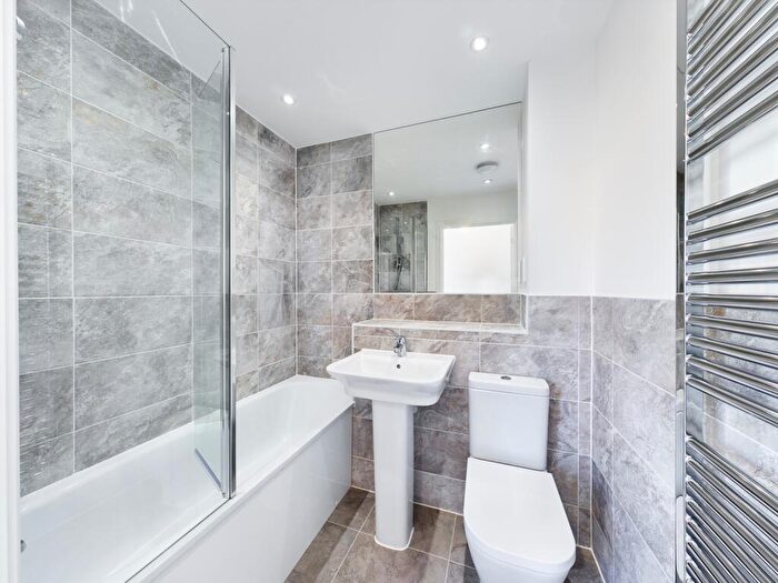 2 Bedroom Coach House To Rent In Bordon, GU35