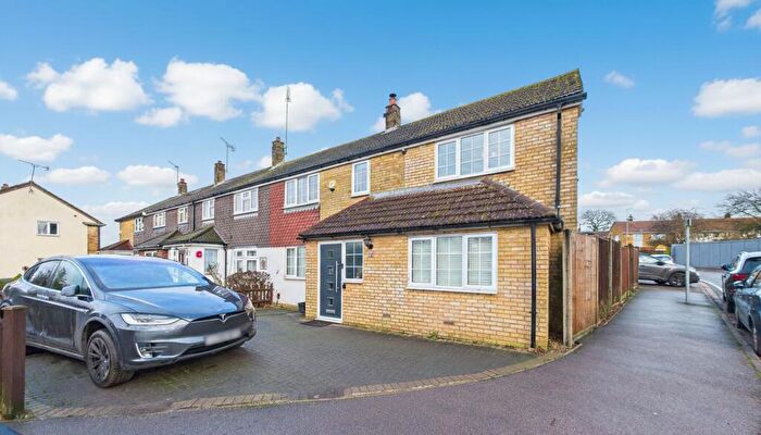 4 Bedroom End Of Terrace House For Sale In Cherry Tree Lane, Potters Bar, EN6