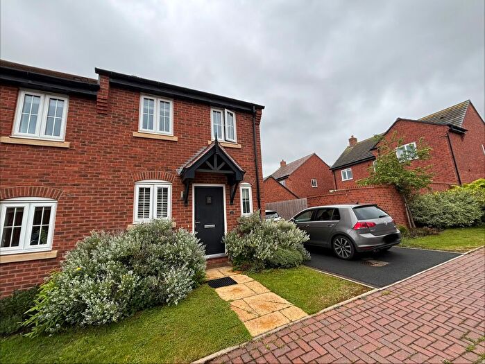 2 Bedroom Property To Rent In Faraday Road, Lichfield, WS13