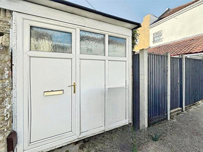 2 Bedroom Flat To Rent In Somers Road, Southsea, Hampshire, PO5