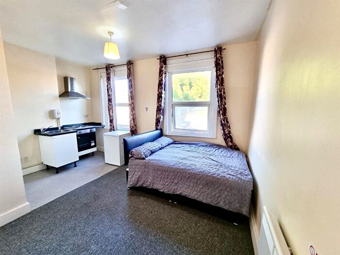 Studio To Rent In Beulah Road, Thornton Heath, CR7