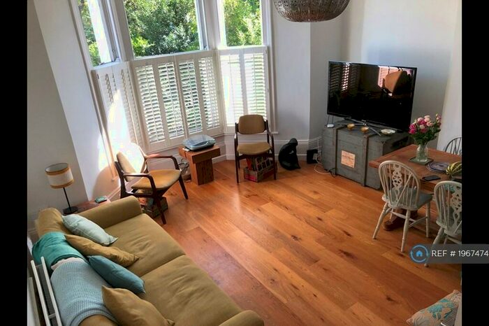 2 Bedroom Flat To Rent In Manor Park, Lewisham, SE13