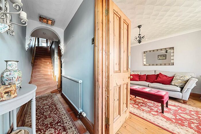 3 Bedroom Detached House For Sale In Bristol Road, Chippenham, SN15