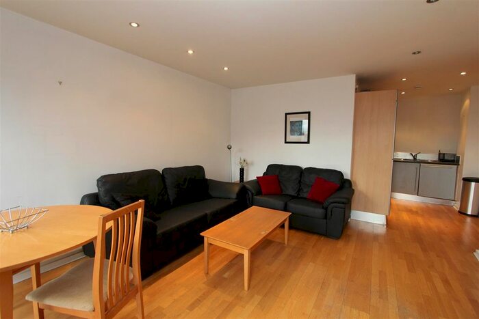 2 Bedroom Flat To Rent In Gotts Road, Leeds, LS12