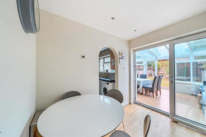 3 Bedroom End Of Terrace House For Sale In Fairmead Crescent, Edgware, HA8