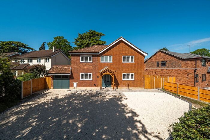 4 Bedroom Detached House For Sale In The Gateway, Woodham, GU21