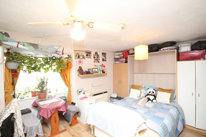 1 Bedroom Flat To Rent In Conifer Way, Wembley, Middlesex, HA0