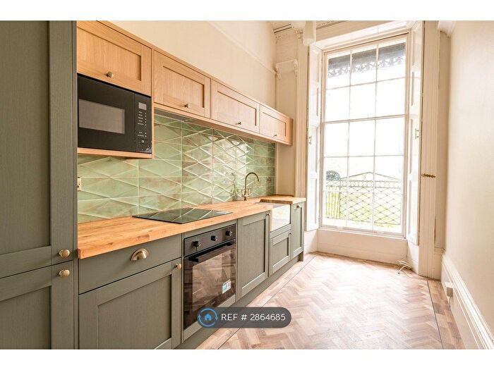 1 Bedroom Flat To Rent In Caledonia Place, Bristol, BS8