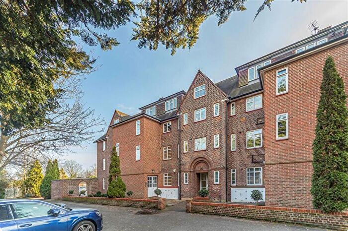 2 Bedroom Flat For Sale In Wat Tyler Road, Blackheath, SE3