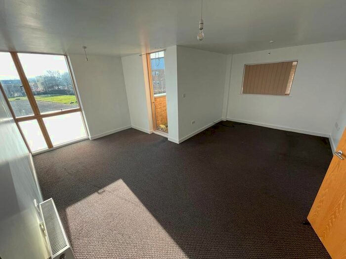 3 Bedroom Flat To Rent In High Street, Castle Vale, Birmingham, B35