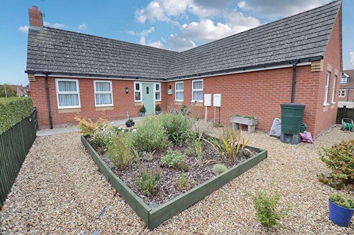 2 Bedroom Bungalow For Sale In The Covert, Tattershall, Lincoln, LN4
