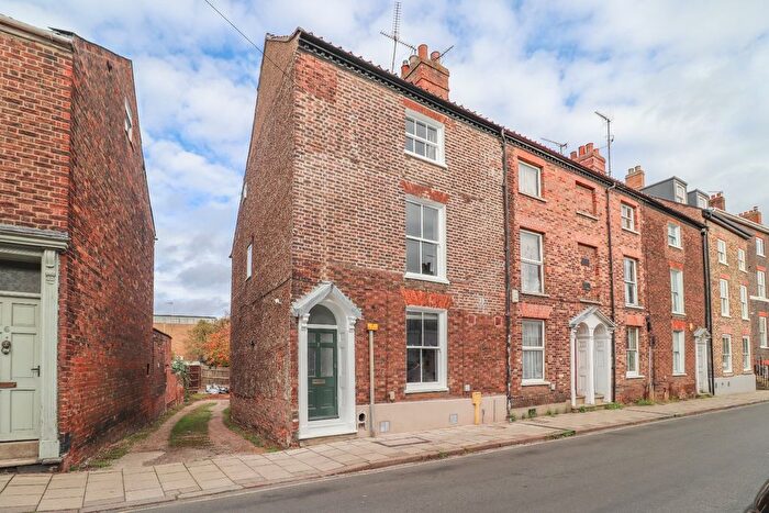 3 Bedroom Terraced House For Sale In Valingers Road, King's Lynn, Norfolk, PE30