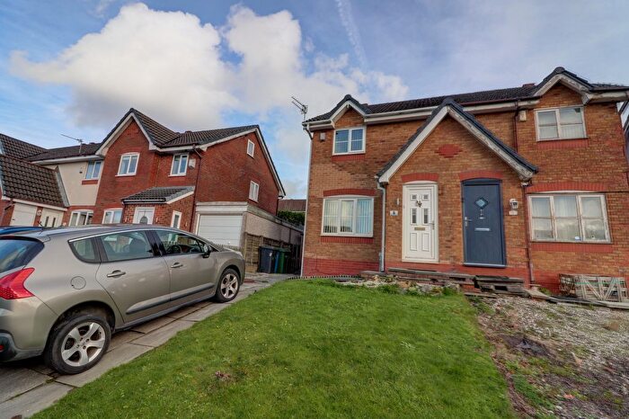 2 Bedroom Semi Detached House For Sale In Higher Fullwood, Oldham, OL1