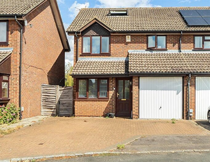 4 Bedroom Semi Detached House For Sale In Eden Way, Winnersh, Berkshire, RG41