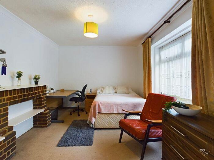 5 Bedroom House Of Multiple Occupation To Rent In Auckland Drive, Brighton, BN2