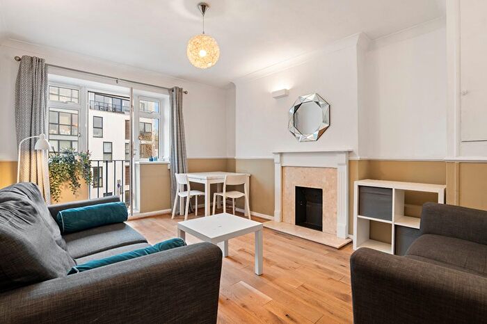 3 Bedroom Flat To Rent In Southgate Court, Southgate Road, N1