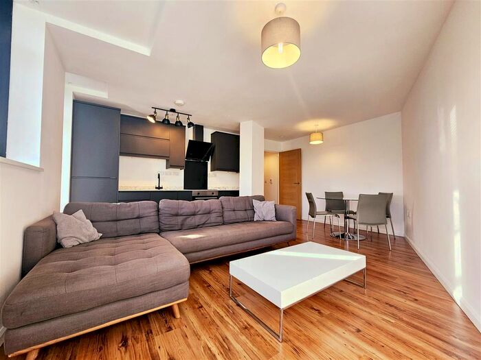 2 Bedroom Flat To Rent In Mann Island, Liverpool, L3
