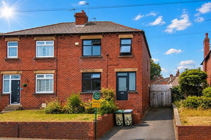3 Bedroom Semi-Detached House For Sale In Overthorpe Road, Dewsbury, WF12