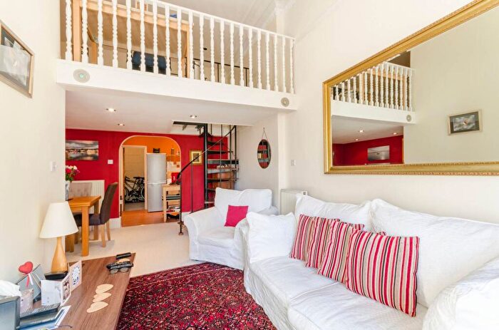 3 Bedroom Flat To Rent In Wolsey Road, East Molesey, KT8
