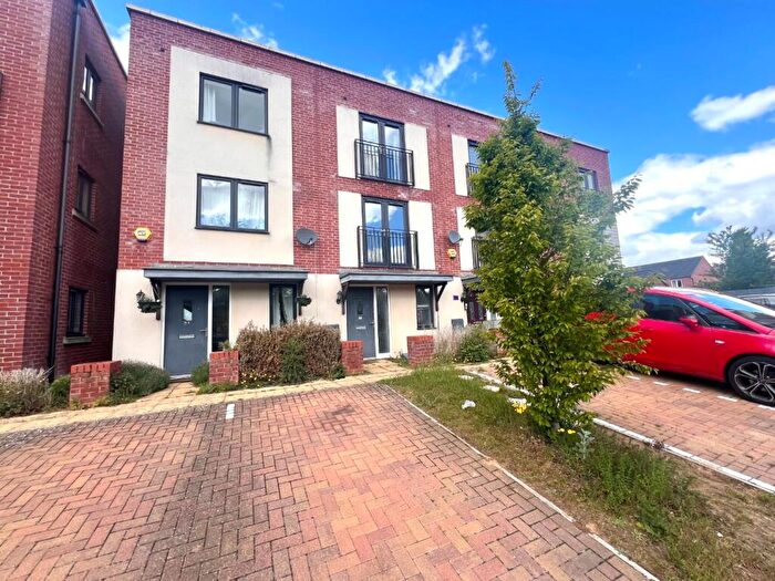 4 Bedroom Town House For Sale In Walmer Close, St. Crispin, Northampton, NN5