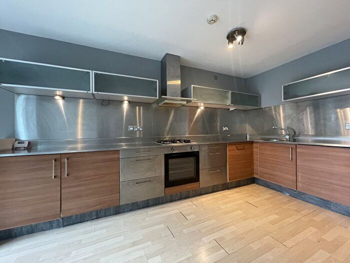 2 Bedroom Flat To Rent In Raleigh Square, Raleigh Street, Nottingham, NG7