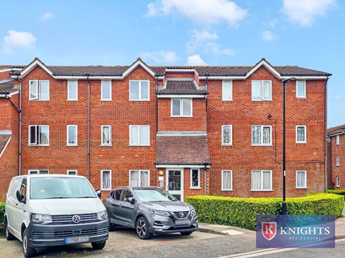 Flat For Sale In Linnet Close, London, N9