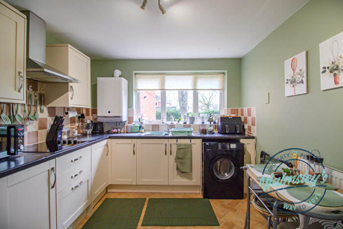 2 Bedroom Apartment For Sale In Farr Drive, Tile Hill, Coventry, CV4