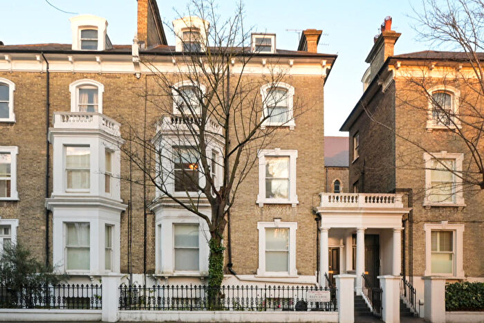 1 Bedroom Flat To Rent In Redcliffe Gardens, Chelsea, SW10